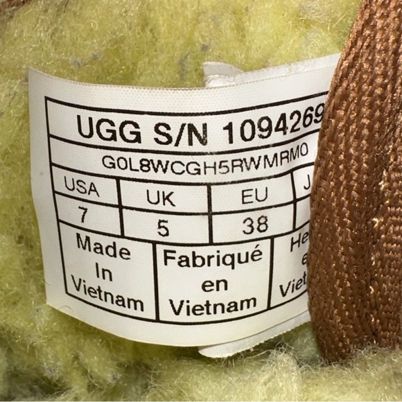 UGG Size 7 - Picture 6 of 7